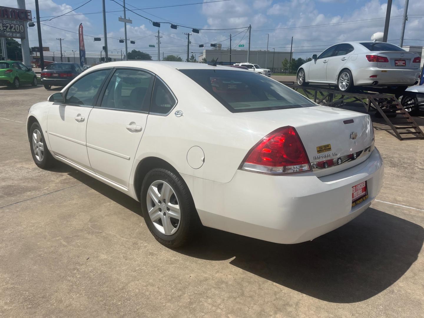2007 white /gray Chevrolet Impala LS (2G1WB58K179) with an 3.5L V6 OHV 16V FFV engine, 4-Speed Automatic Overdrive transmission, located at 14700 Tomball Parkway 249, Houston, TX, 77086, (281) 444-2200, 29.928619, -95.504074 - Photo#4